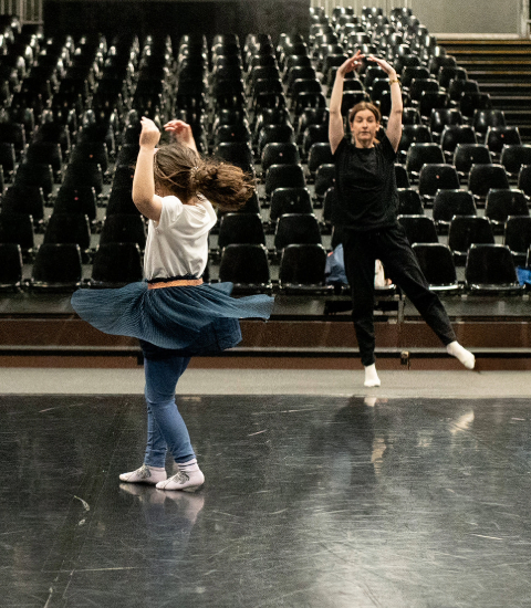 INITIATION À LA DANSE